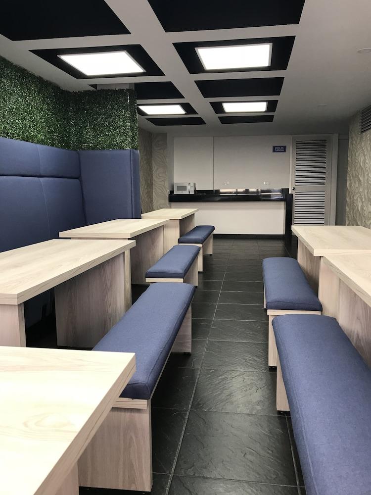 Hotel Express 53 Bogotá Zewnętrze zdjęcie